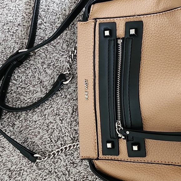 NWOT NINE West Crossbody Bag - Picture 2 of 3